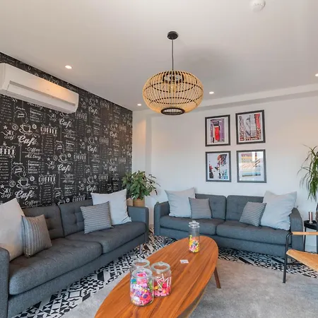 7min To Uni Se-velha - Ac - Bbq & Gym - Work Desk - 300mbs Wifi - 2 Gæstehus Coimbra