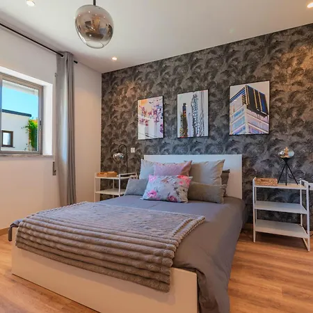 7min To Uni Se-velha - Ac - Work Desk - 300mbs Wifi Guest house *