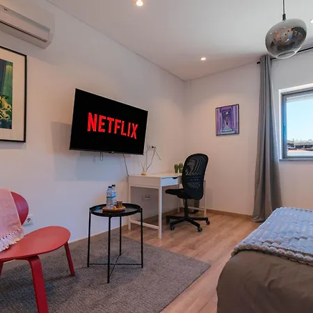 7min To Uni Se-velha - Ac - Work Desk - 300mbs Wifi *