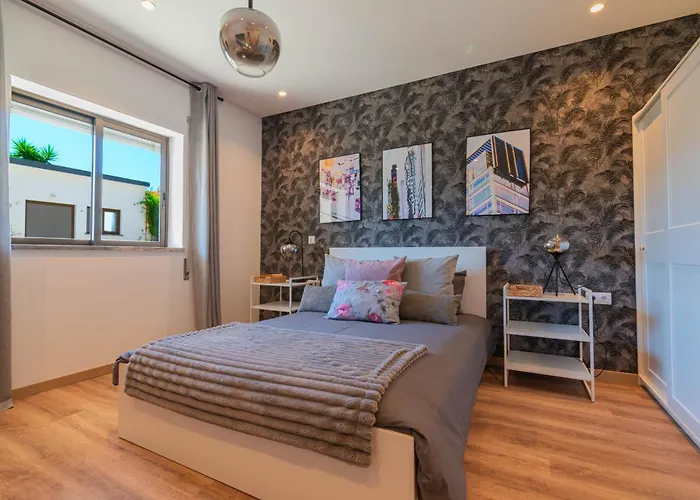 7min To Uni Se-velha - Ac - Work Desk - 300mbs Wifi - 2 Guest house 2*